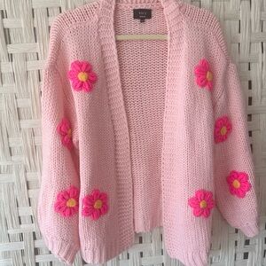 Oversized Chunky Daisy Cardigan - size M